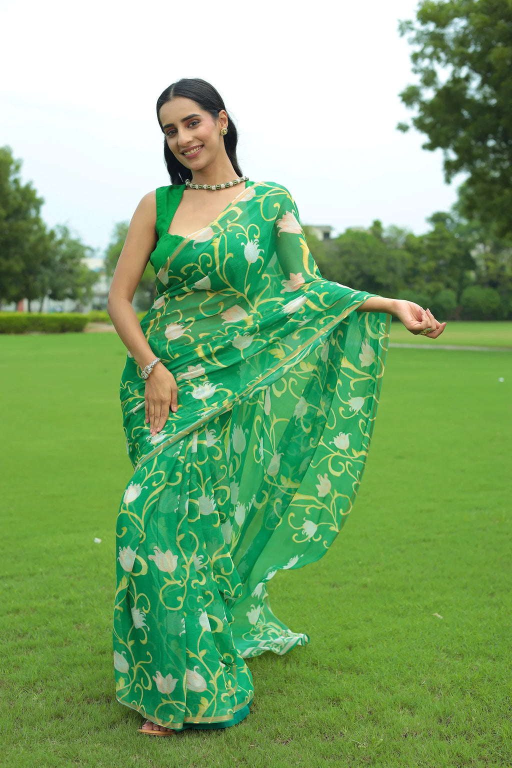 Chiffon Saree with Printed, Zari border work.